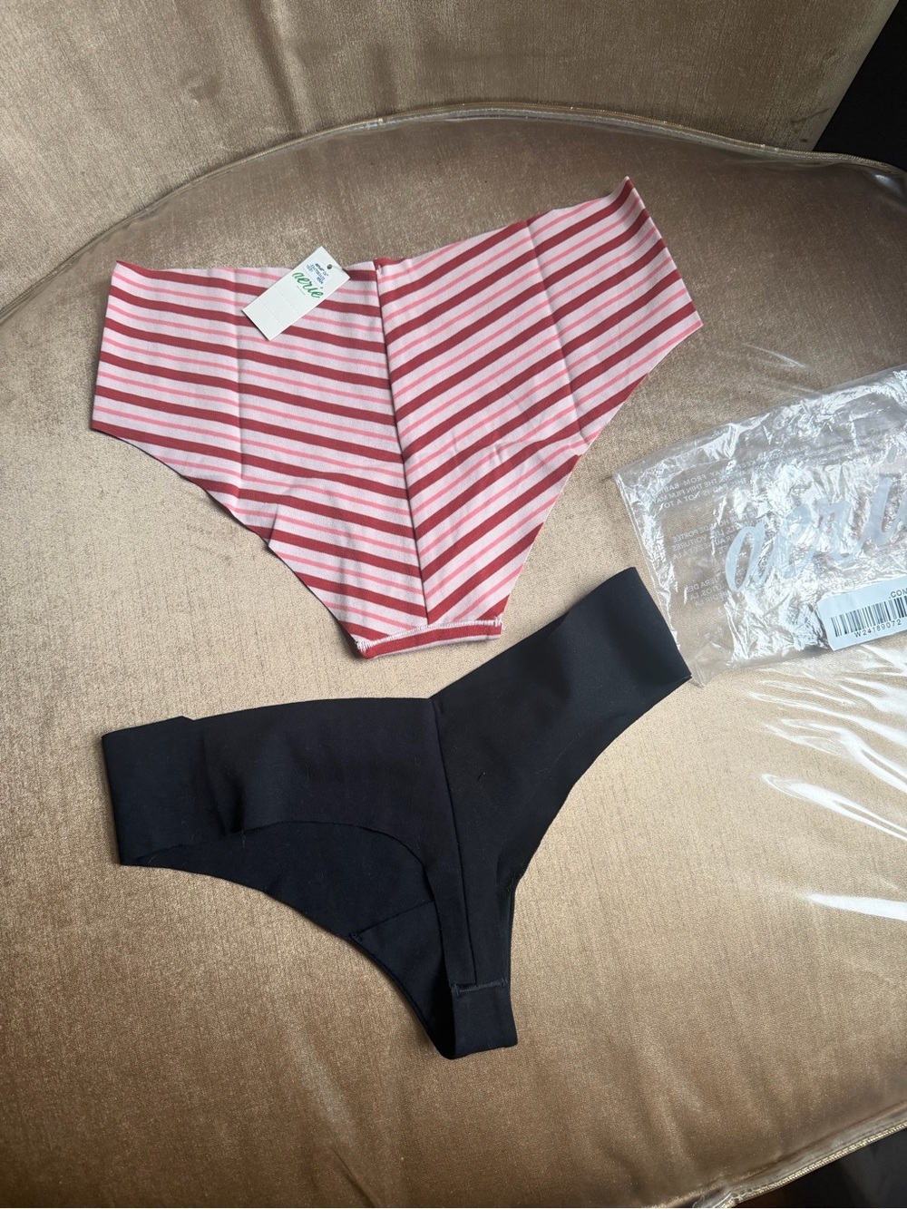 Intimates Item Identification - Picture 5 of 5